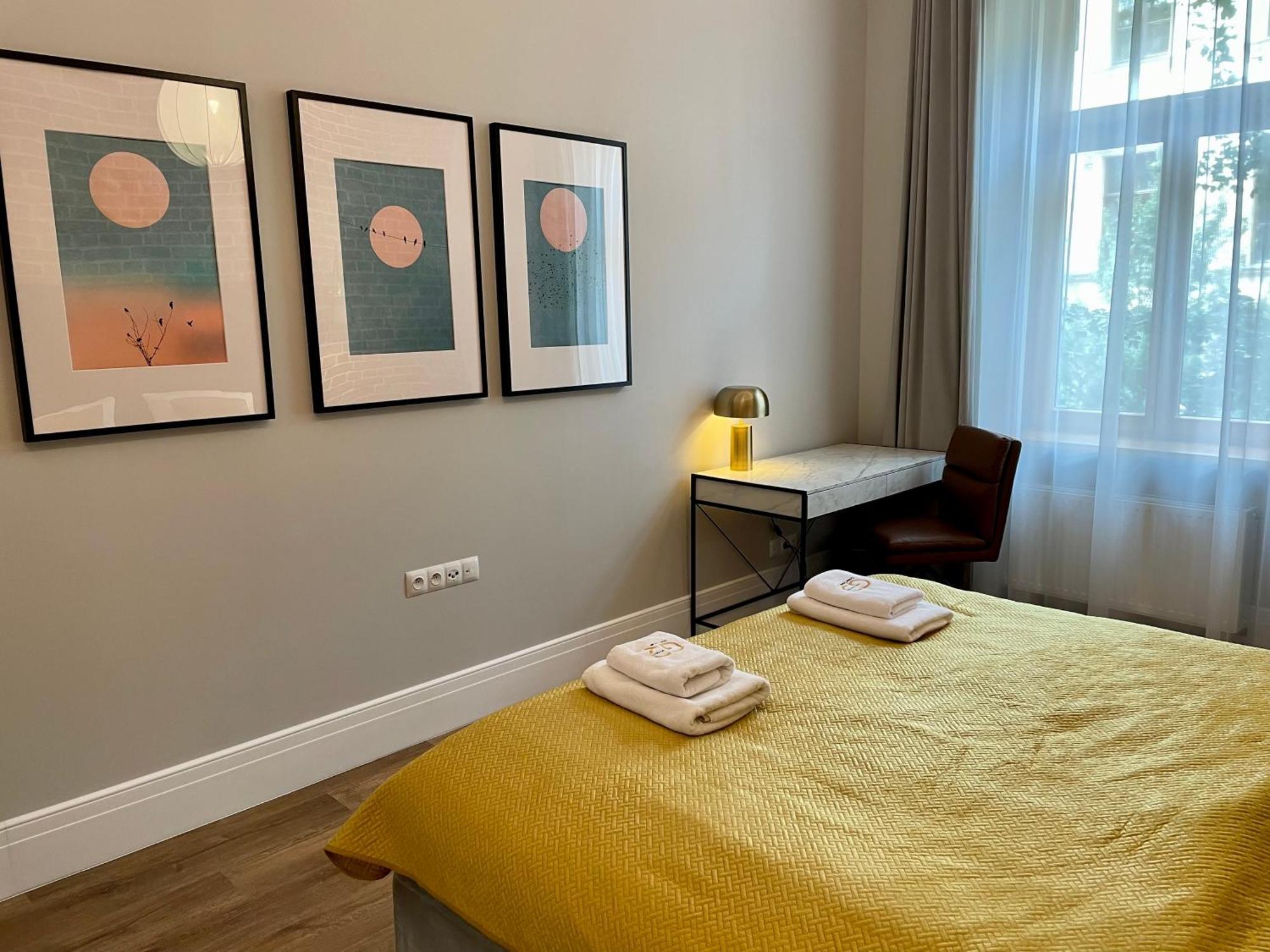 Golden Queen Apartments City Center Краків Екстер'єр фото